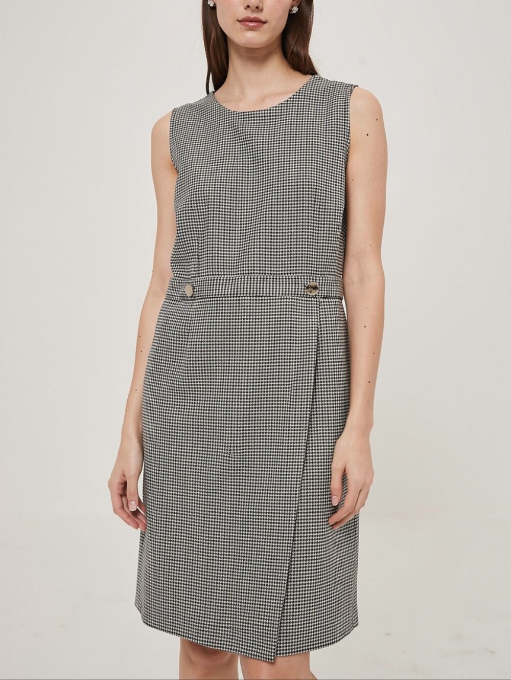H&M Sleeveless Houndstooth Midi Dress Jumper  in Black and White
